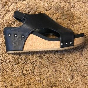 Black boutique sandals